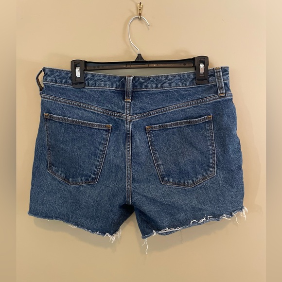 UNIVERSAL THREAD women’s vintage midi cut-off jean shorts, size 10 - Picture 4 of 4